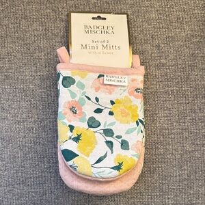 Badgley Mischka Floral Mini Mitts